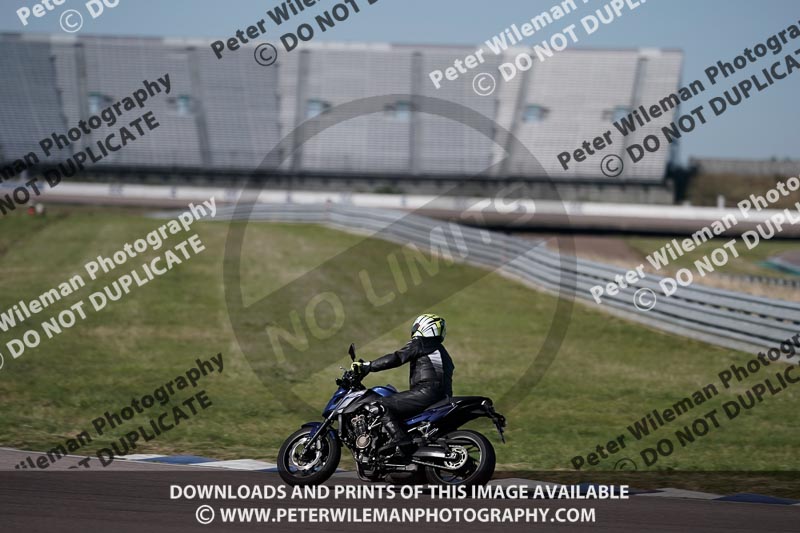 Rockingham no limits trackday;enduro digital images;event digital images;eventdigitalimages;no limits trackdays;peter wileman photography;racing digital images;rockingham raceway northamptonshire;rockingham trackday photographs;trackday digital images;trackday photos